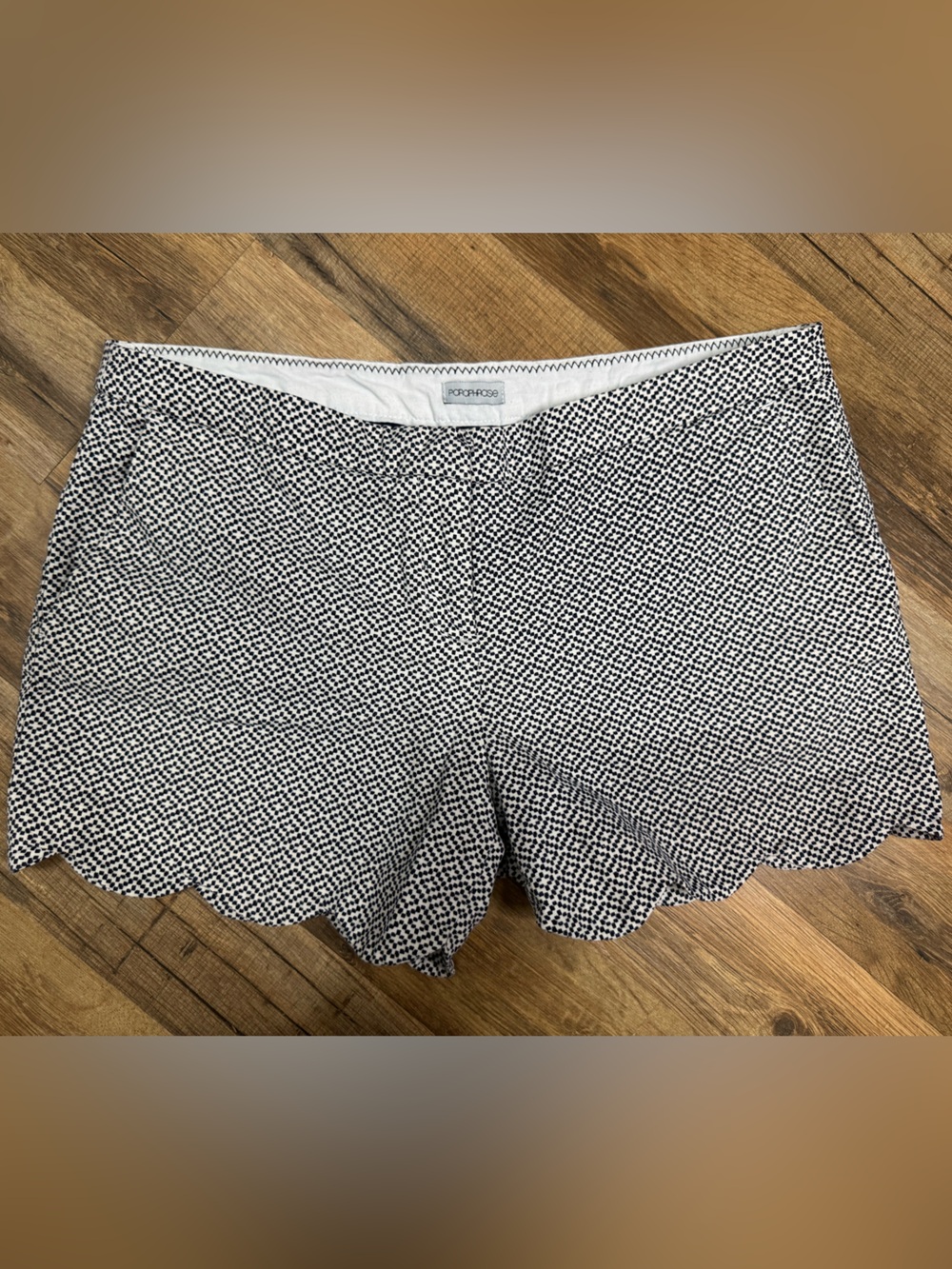 POROPHROSE Black & White Geometric Scallop Hem Shorts Size 10